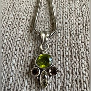 Handcrafted Sterling Silver Peridot Pendant Necklace -Preused